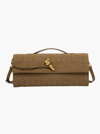 Clutch aus Wildlederimitat mit geflochtenem Verschluss
