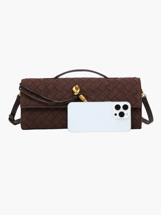 Clutch aus Wildlederimitat mit geflochtenem Verschluss