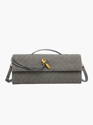 Clutch aus Wildlederimitat mit geflochtenem Verschluss