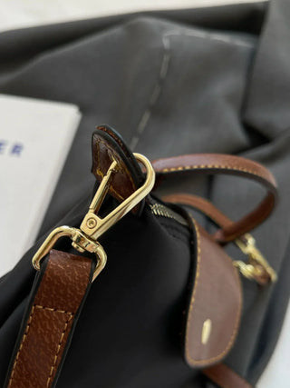 Mini-Crossbody-Tasche aus gespleißtem Premium-Nylon