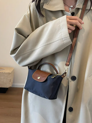 Mini-Crossbody-Tasche aus gespleißtem Premium-Nylon