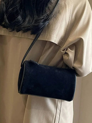 Zylinderförmige Tasche aus weichem Wildlederimitat