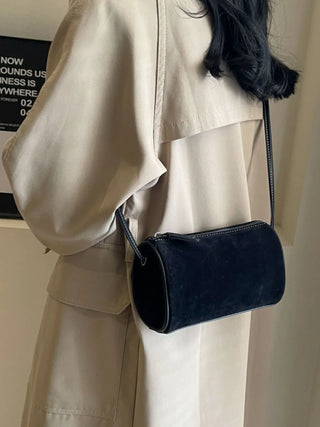 Zylinderförmige Tasche aus weichem Wildlederimitat