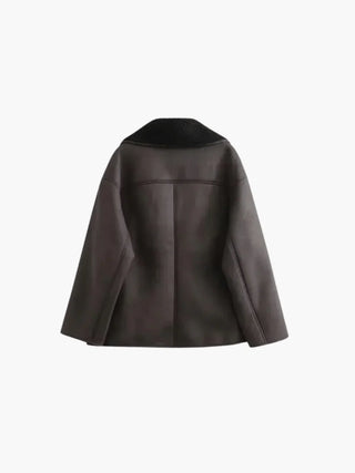 Metro Chic – Mantel aus Lammfellimitat